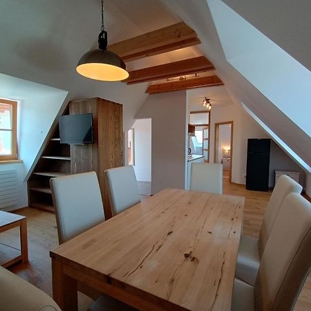 Apartmany Maly Mnich Mníšek pod Brdy Екстериор снимка