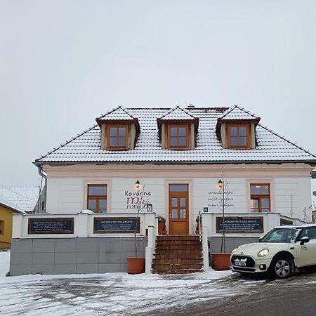 Apartmany Maly Mnich Mníšek pod Brdy Екстериор снимка