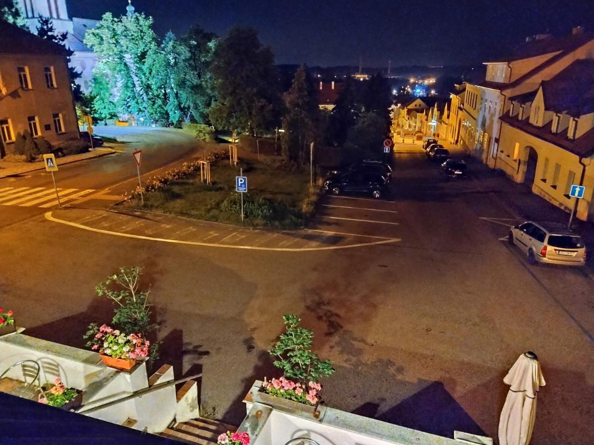 Apartmany Maly Mnich Mníšek pod Brdy Екстериор снимка