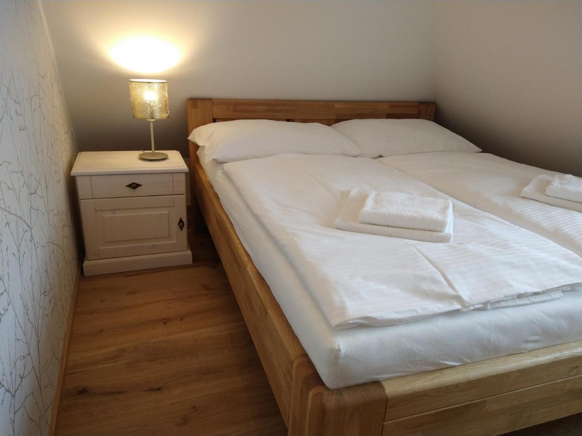 Apartmany Maly Mnich Mníšek pod Brdy Екстериор снимка