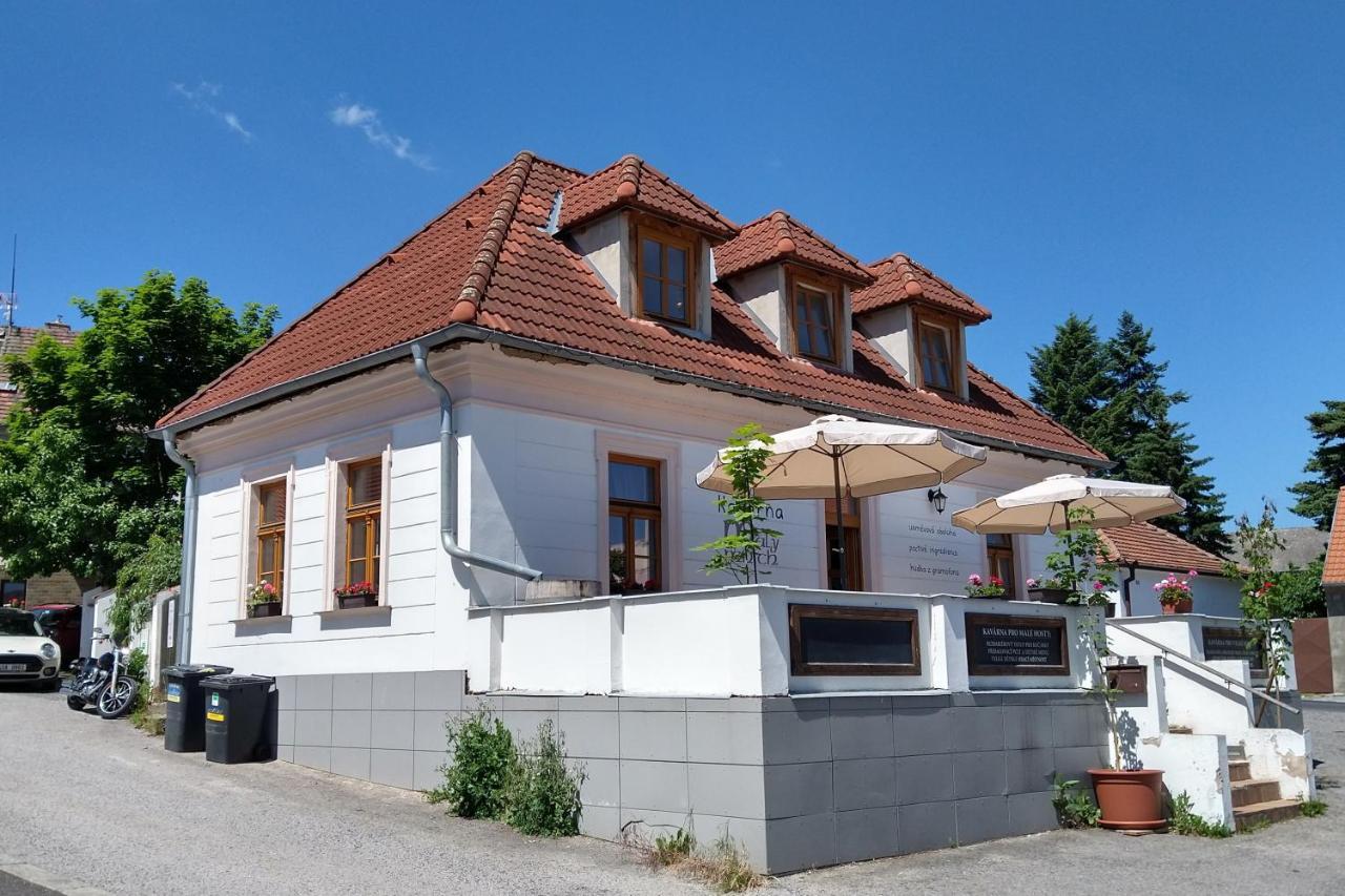 Apartmany Maly Mnich Mníšek pod Brdy Екстериор снимка