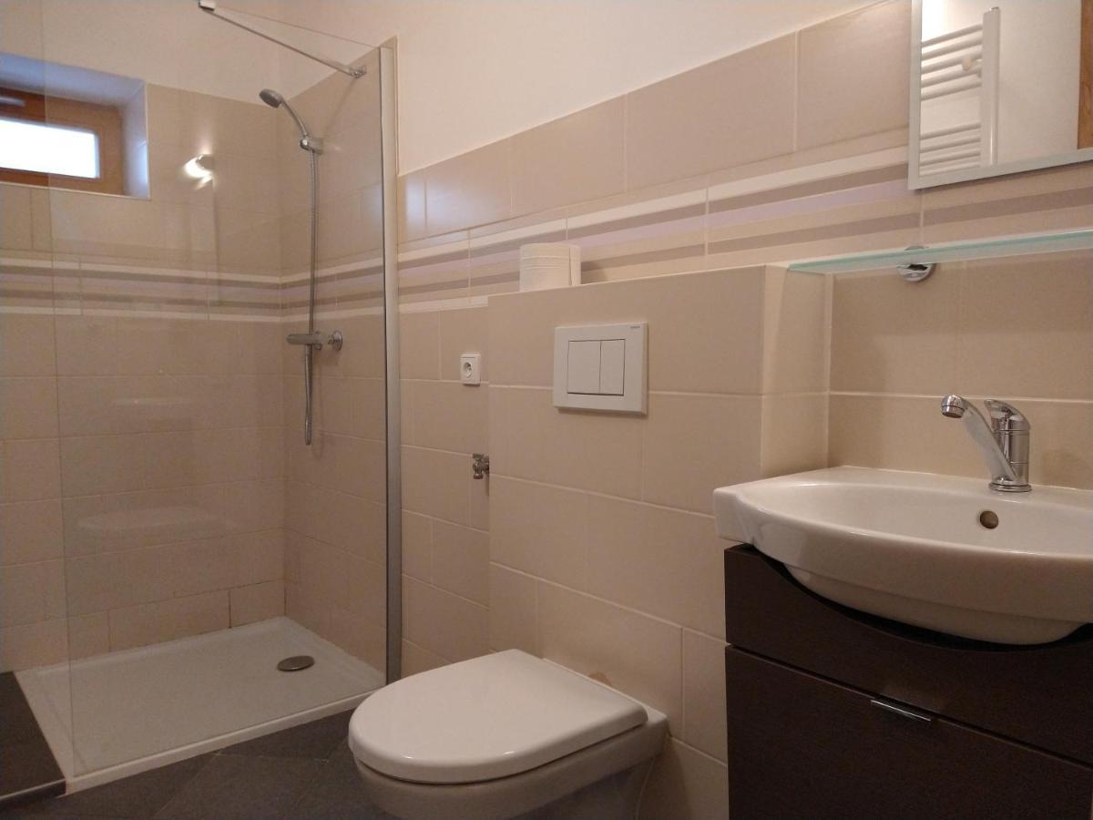Apartmany Maly Mnich Mníšek pod Brdy Екстериор снимка