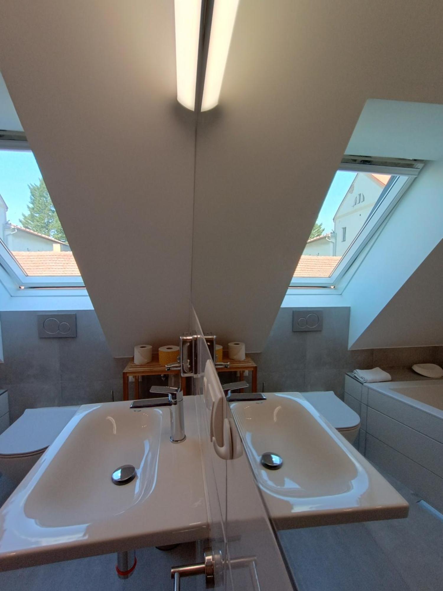 Apartmany Maly Mnich Mníšek pod Brdy Екстериор снимка