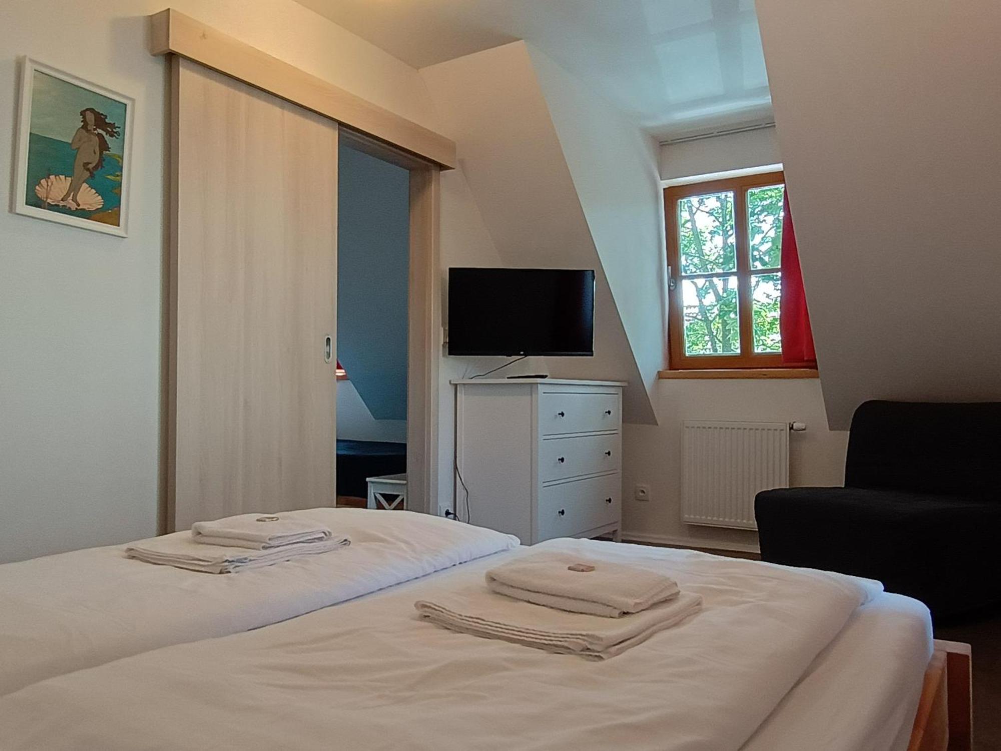 Apartmany Maly Mnich Mníšek pod Brdy Екстериор снимка