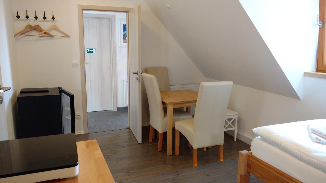 Apartmany Maly Mnich Mníšek pod Brdy Екстериор снимка