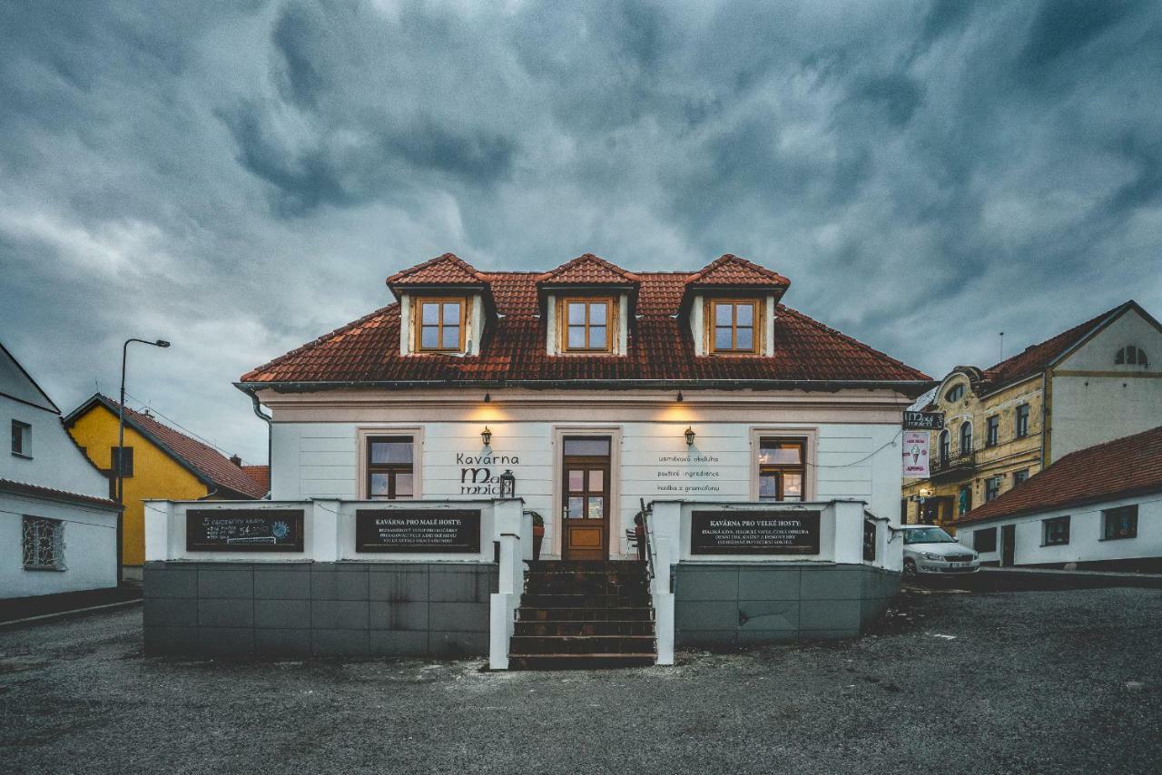 Apartmany Maly Mnich Mníšek pod Brdy Екстериор снимка