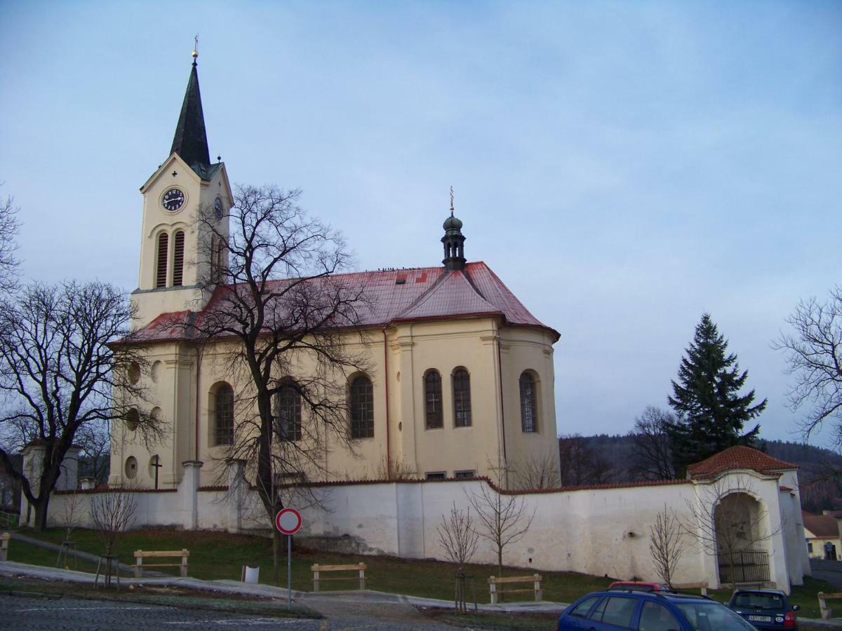 Apartmany Maly Mnich Mníšek pod Brdy Екстериор снимка